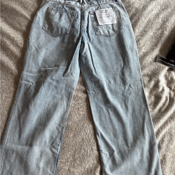 Distressed Good American Jeans - Picture 3 of 5